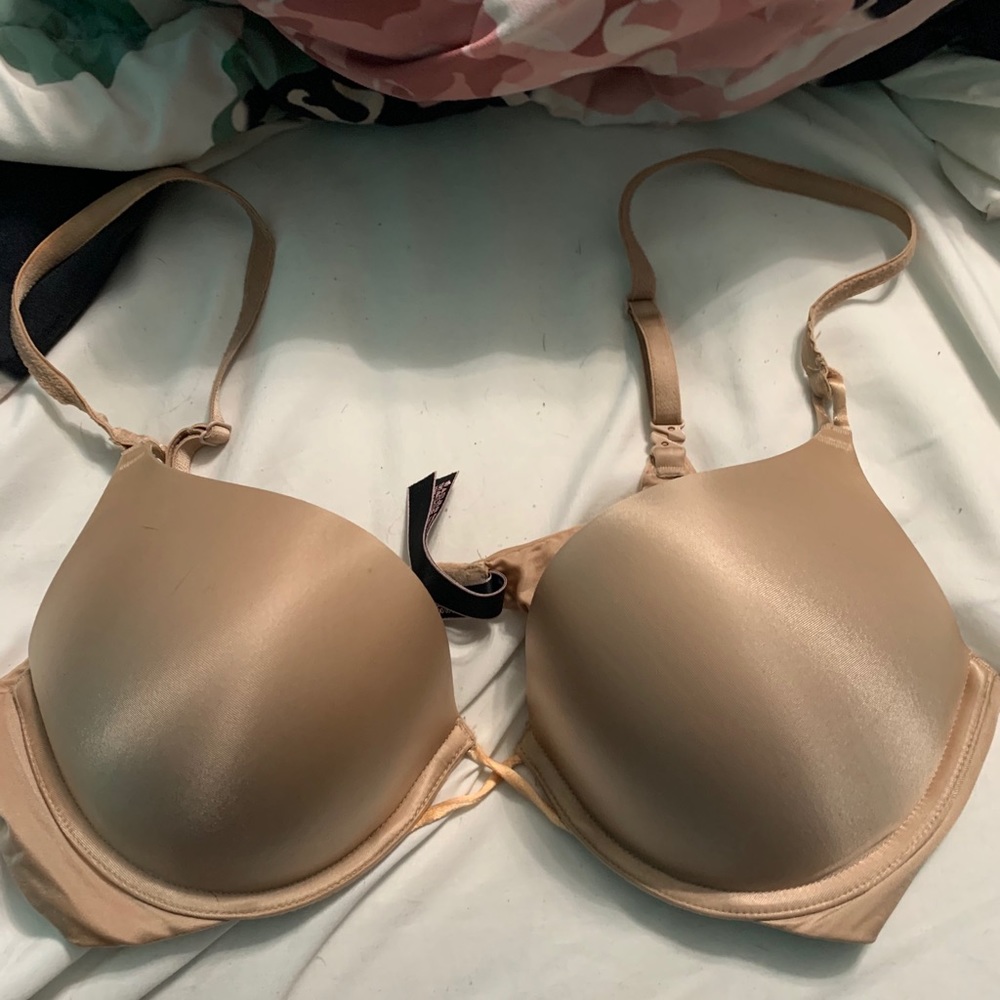 Victoria’s Secret Bombshell Add 2 Cups Pushup Bra